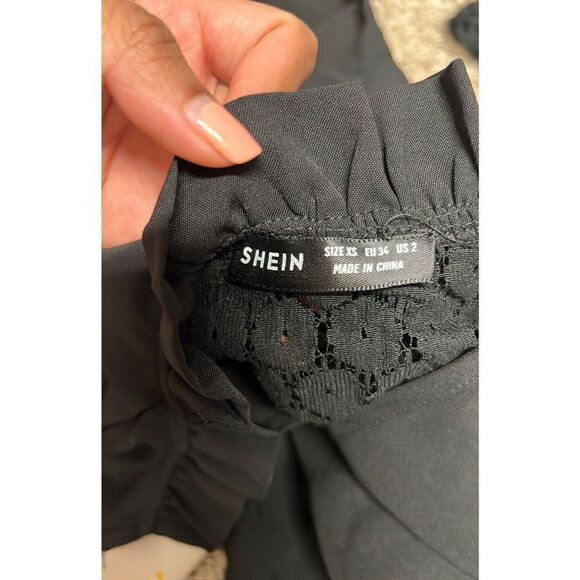 Long lace sleeve V-neck notch lace back blouse - Picture 2 of 3